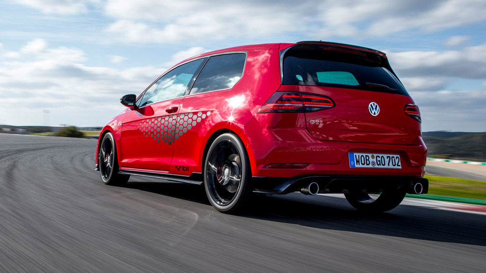 volkswagen_golf_gti_tcr_2019_1