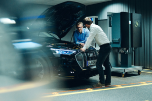 La tecnología de carga bidireccional de Audi integra el coche en la instalación eléctrica doméstica