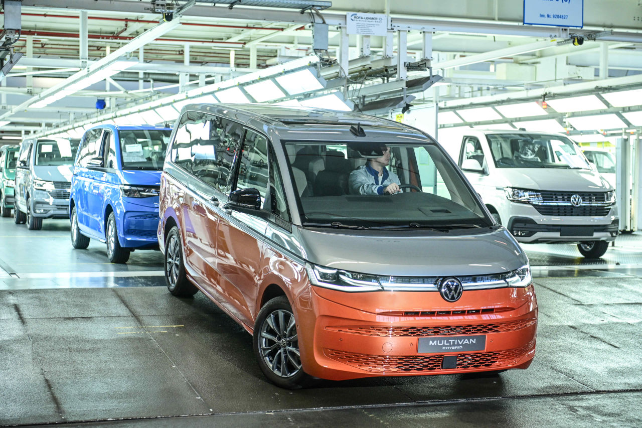 Volkswagen comienza la producción automatizada y digitalizada del nuevo Multivan