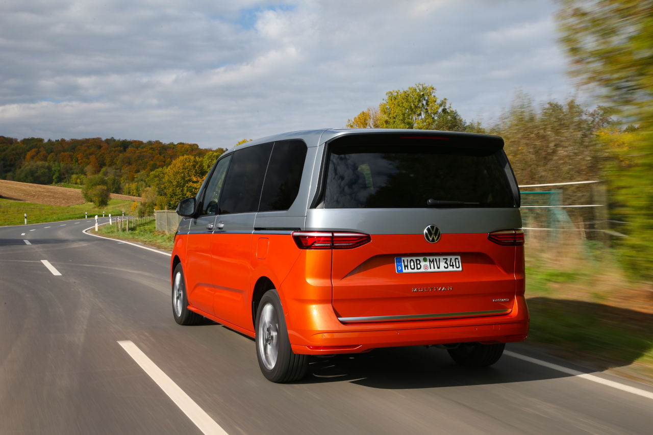 El nuevo Volkswagen Multivan estrena versión híbrida enchufable