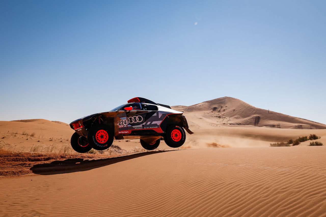 El Audi RS Q e-tron exhibe el potencial de la tecnología eléctrica en el Rally Dakar