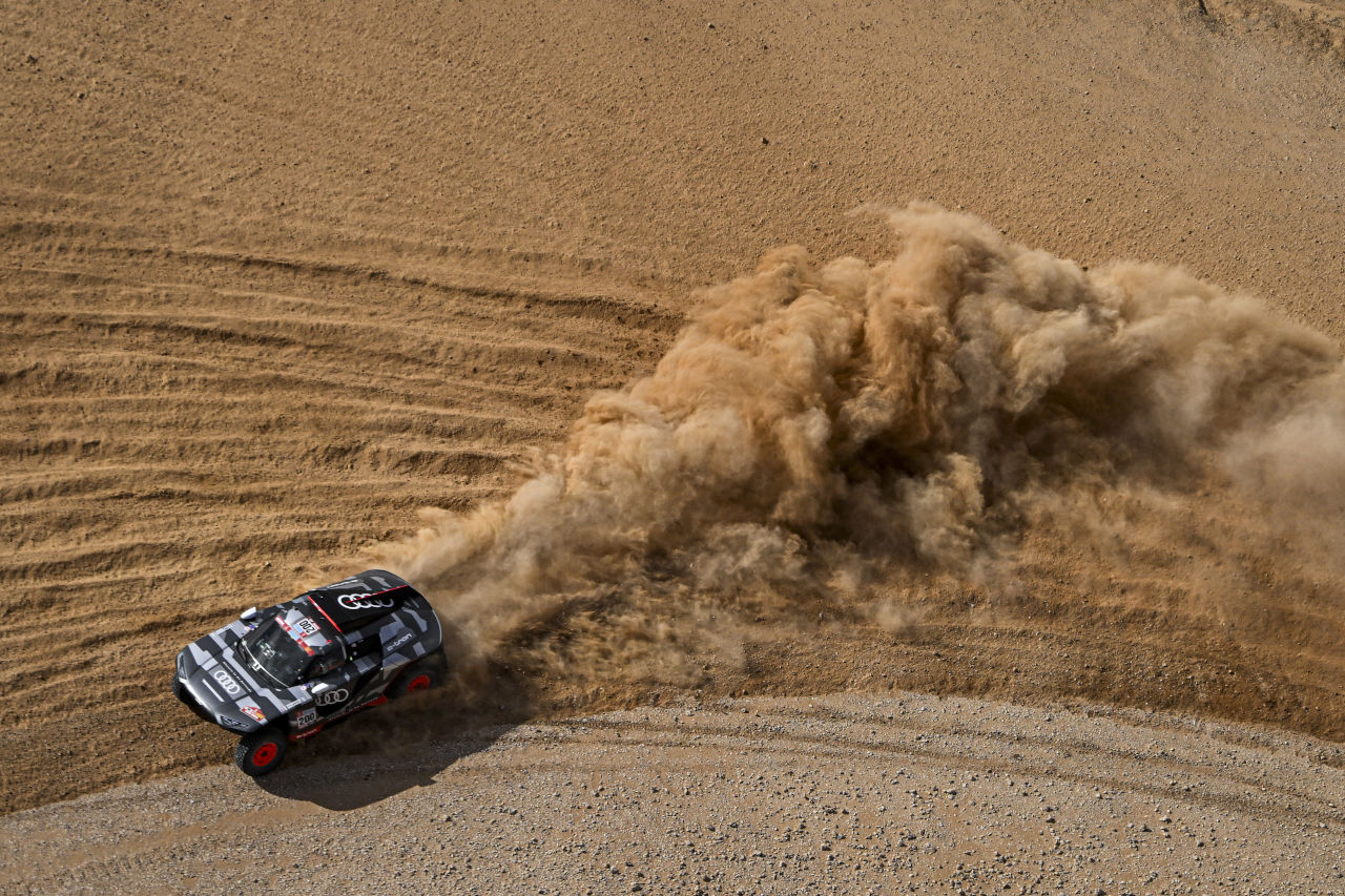 El Audi RS Q e-tron exhibe el potencial de la tecnología eléctrica en el Rally Dakar