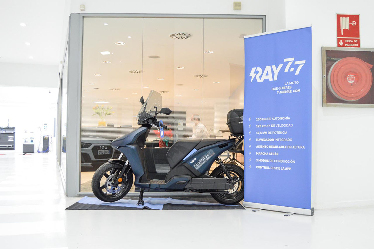 Nueva Ray 7.7: la moto que quieres es eléctrica