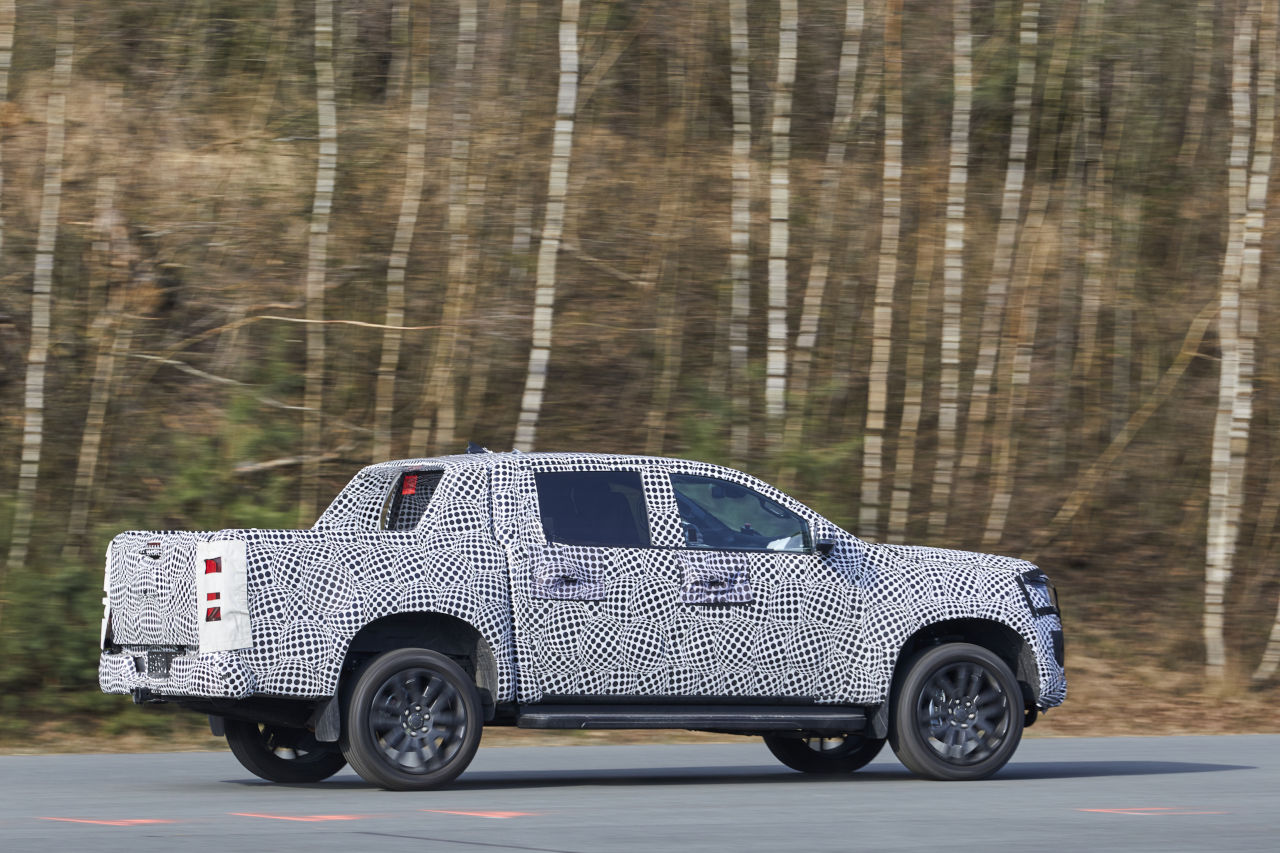 La nueva generación del pick-up Volkswagen Amarok ya rueda por Europa