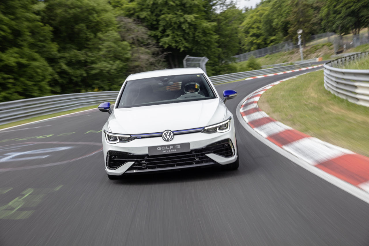 El nuevo Volkswagen Golf R 20 Años bate su récord en el circuito de Nürburgring