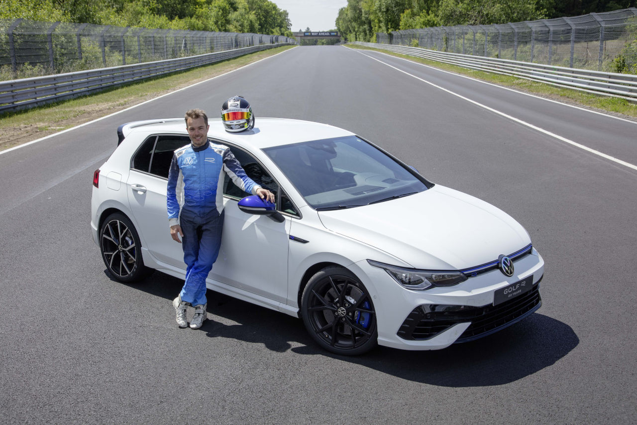 El nuevo Volkswagen Golf R 20 Años bate su récord en el circuito de Nürburgring