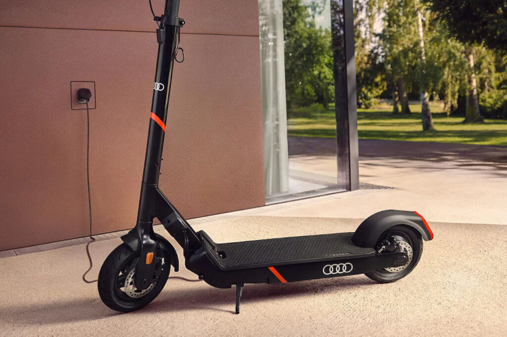 Audi electric kick scooter powered by Egret: date el gusto de regalar un Audi