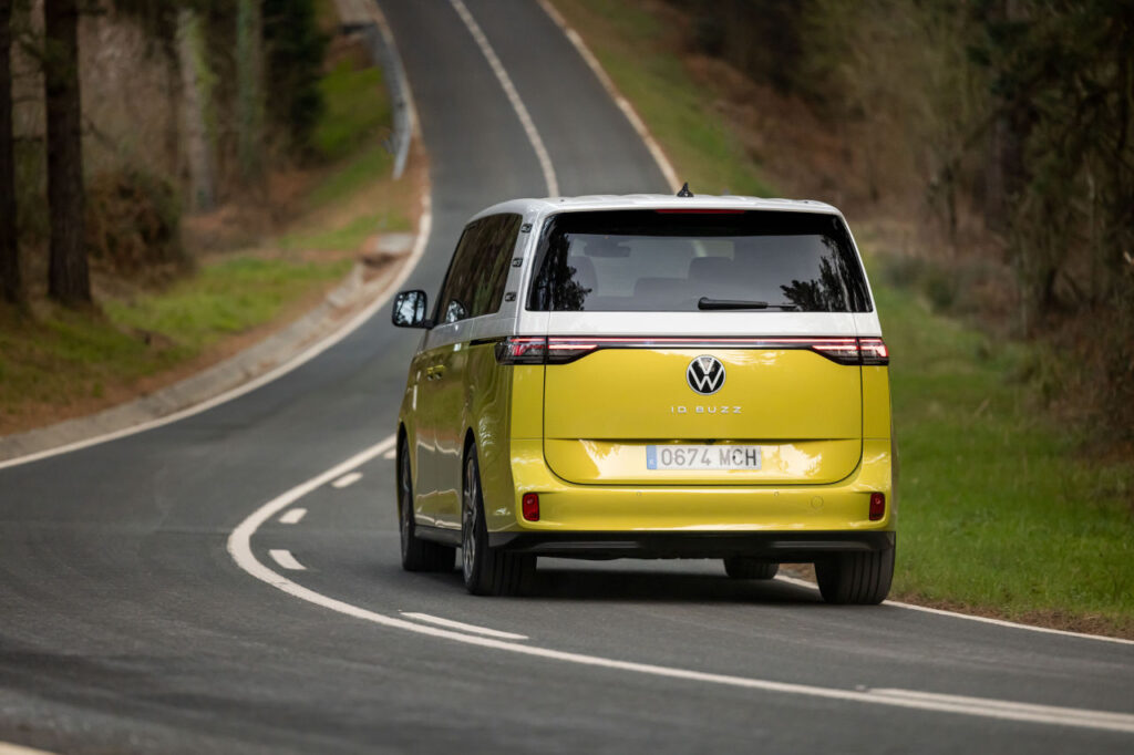 Nuevos Volkswagen ID. Buzz e ID. Buzz Cargo: una solución de vanguardia para familias, personas activas y empresas