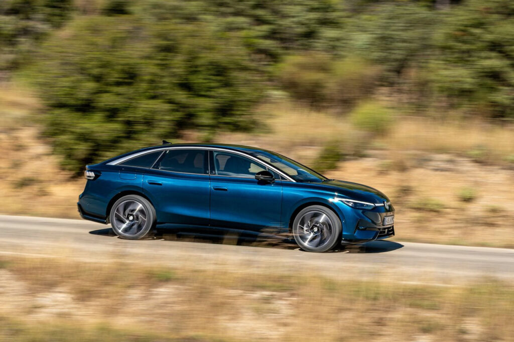 Damos un primer vistazo al nuevo ID.7 Tourer, el primer familiar eléctrico de Volkswagen