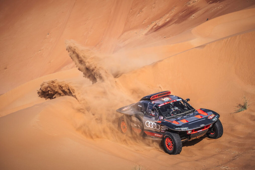 Todos los secretos del Audi RS Q e-tron con el que Carlos Sainz ha ganado el Dakar