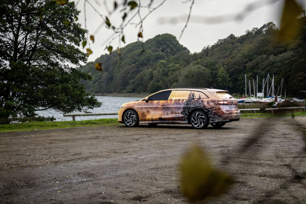 Damos un primer vistazo al nuevo ID.7 Tourer, el primer familiar eléctrico de Volkswagen