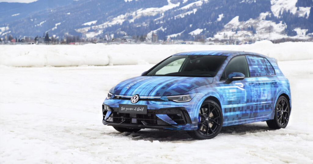 El nuevo Volkswagen Golf R se luce sobre el hielo y la nieve en la Ice Race