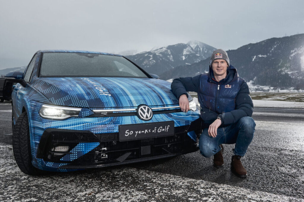 El nuevo Volkswagen Golf R se luce sobre el hielo y la nieve en la Ice Race